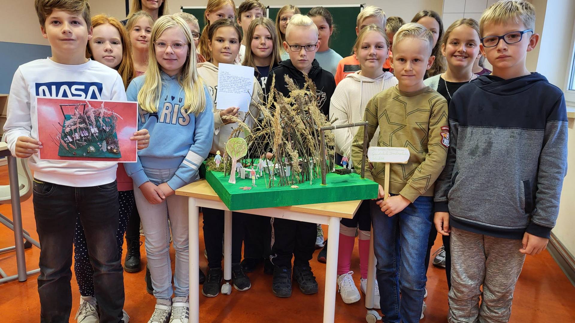 2022 09 27 Wie Übergabe Modell Grünes Klassenzimmer Kl 4a Drömlingsfüchse © Biosphärenreservat Drömling