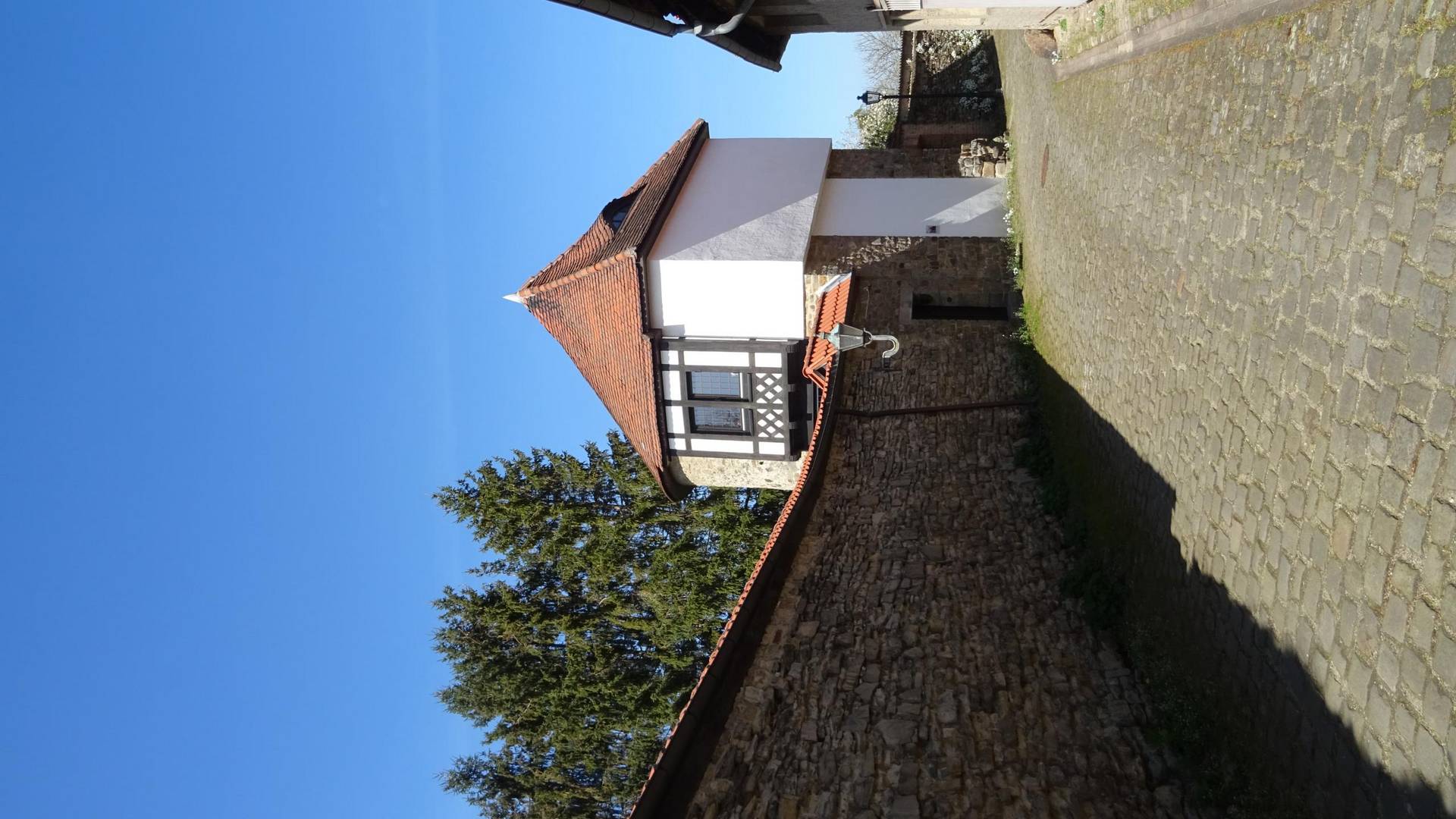 stadtmauer mit wehrturm