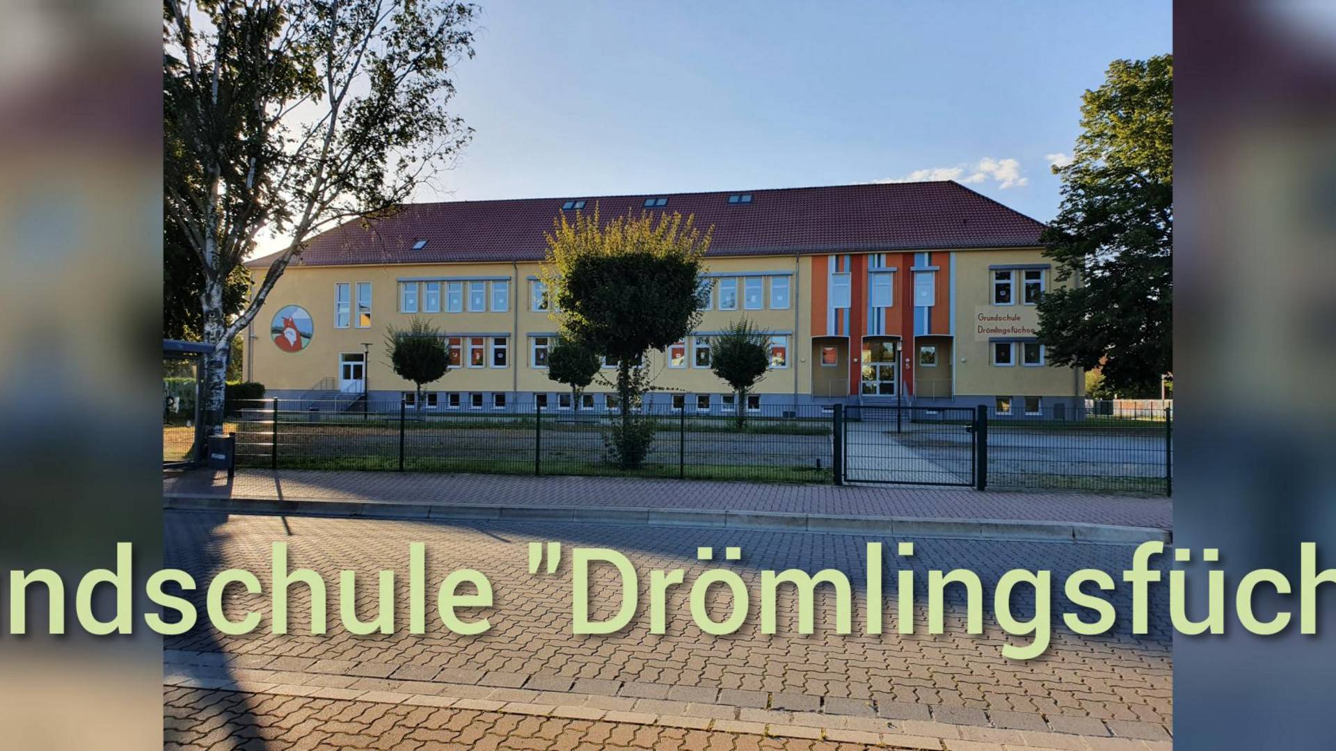 Außenansicht der Schule