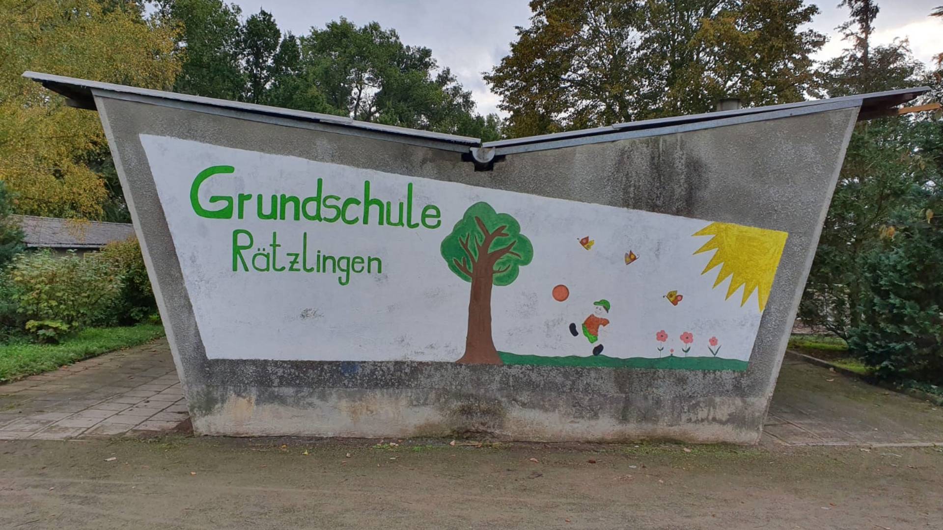 Außenansicht der Schule