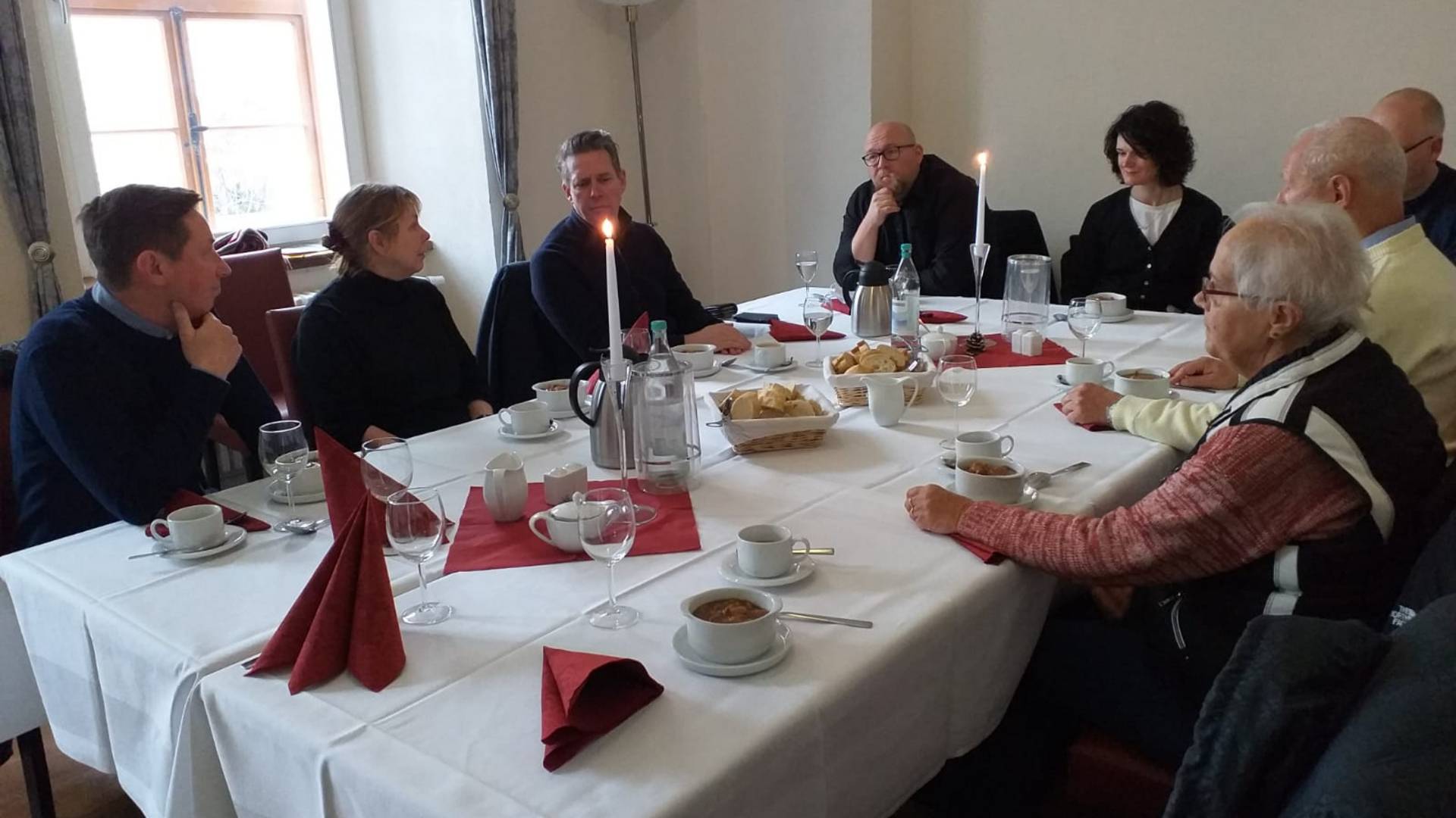 Beratung im Hotel Am Markt (v.l.n.r.: A. Baumeister, stellv. Vors. D. Heimatvereins, Christiane Schütrumpf, Dr. Sebastian Putz, Denny Könnecke, Dr. Elisabeth Böhm)