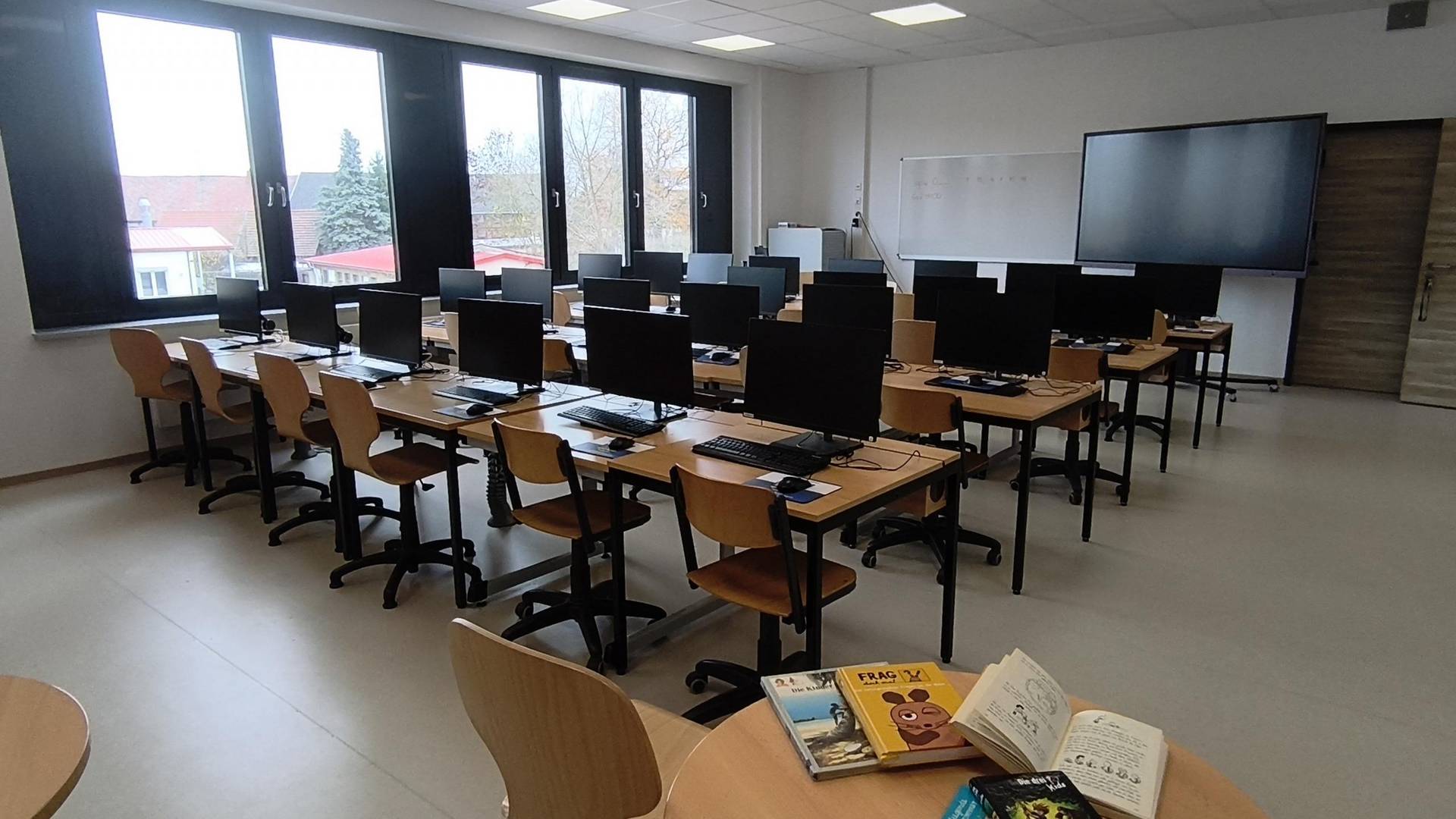 Bibliothek 1.OG GS Weferlingen Bibliothek 1.OG GS Weferlingen