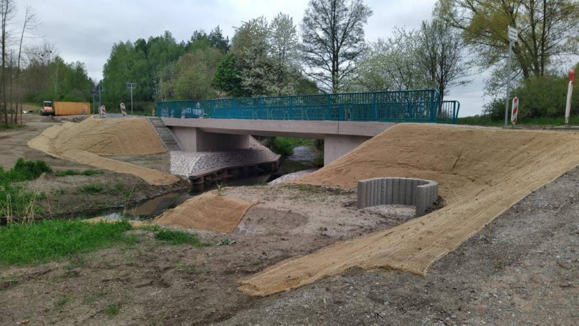 Bau der neuen Brücke