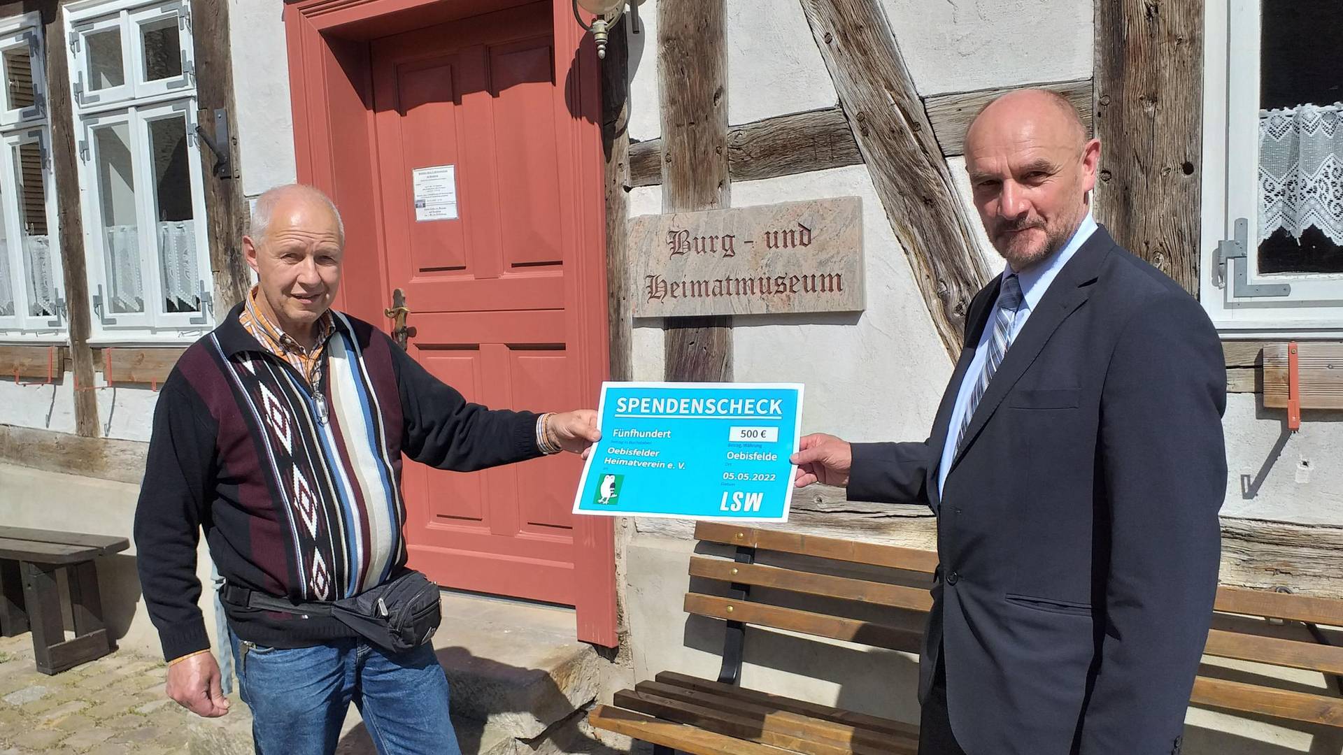 LSW spendet 500 Euro an Oebisfelder Heimatverein © Heimatverein Oebisfelde