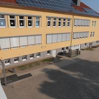 Außenansicht der Schule