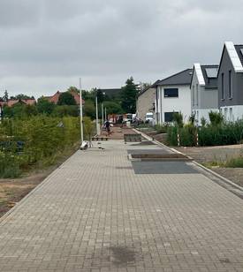 Der Straßenendausbau im Baugebiet Stürholzgarten schreitet zügig voran