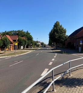 Blick in die nördliche Dorfstraße im Ortsteil Wassensdorf